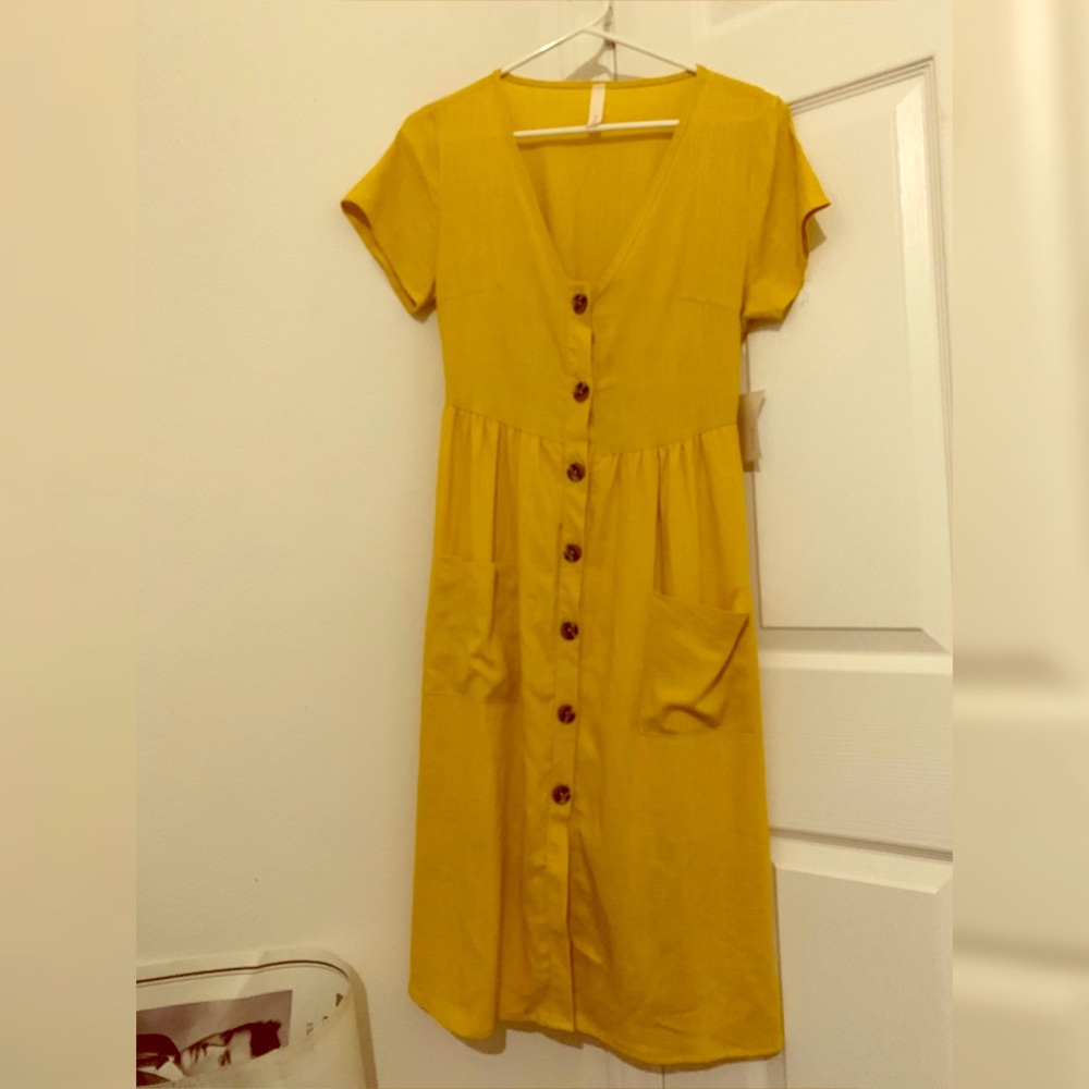 Yellow (Mustard) !! NEVER WORN !! Buttondown Dress